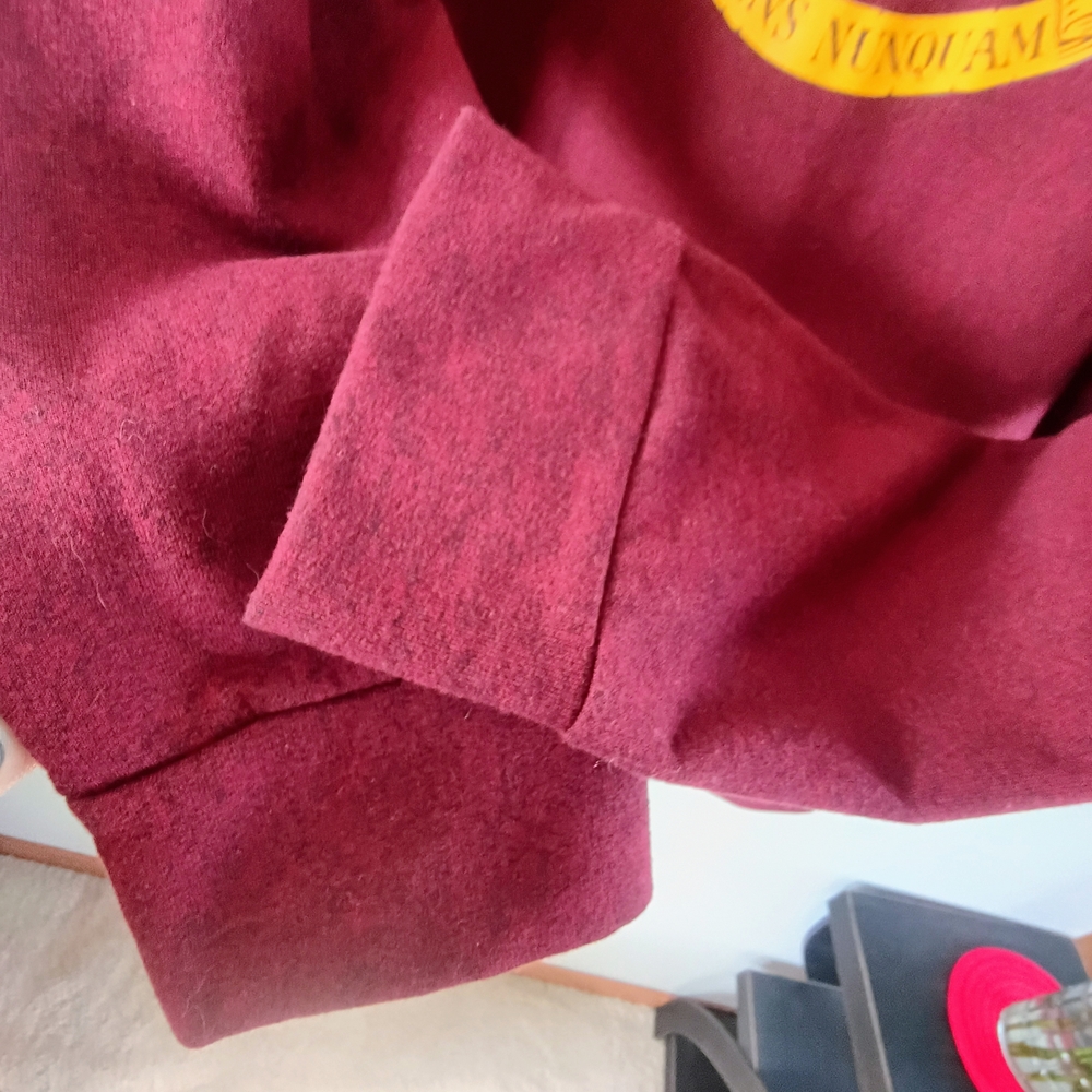 Harry Potter Hogwarts Crest Burgundy Hoodie Spell Out Back XXL Unisex - Picture 6 of 7